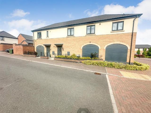 2 bedroom coach house for sale