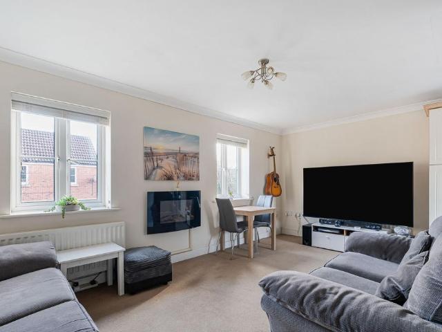 2 bedroom coach house for sale