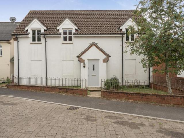 2 bedroom coach house for sale