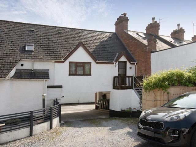 2 bedroom coach house for sale