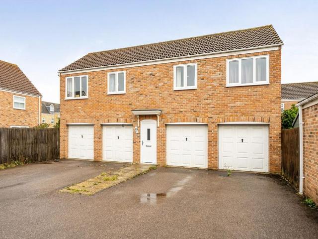 2 bedroom coach house for sale