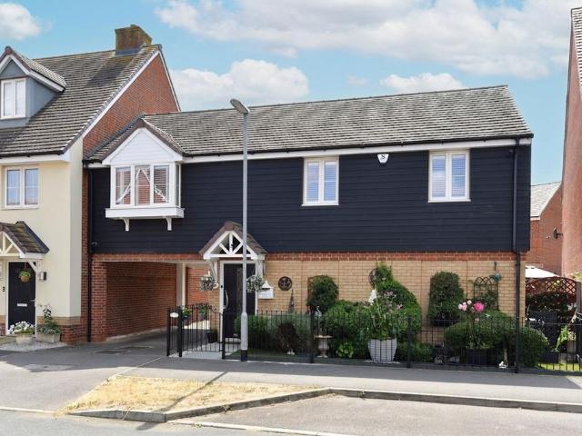 2 bedroom coach house for sale
