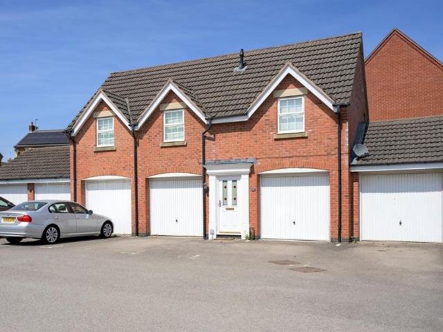 2 bedroom coach house for sale