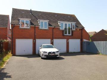 2 bedroom coach house for sale