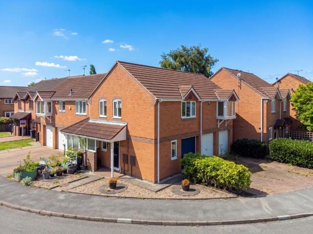 2 bedroom coach house for sale