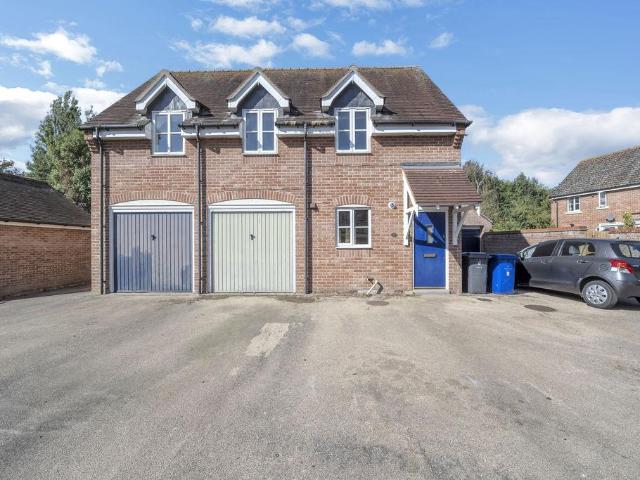 2 bedroom coach house for sale