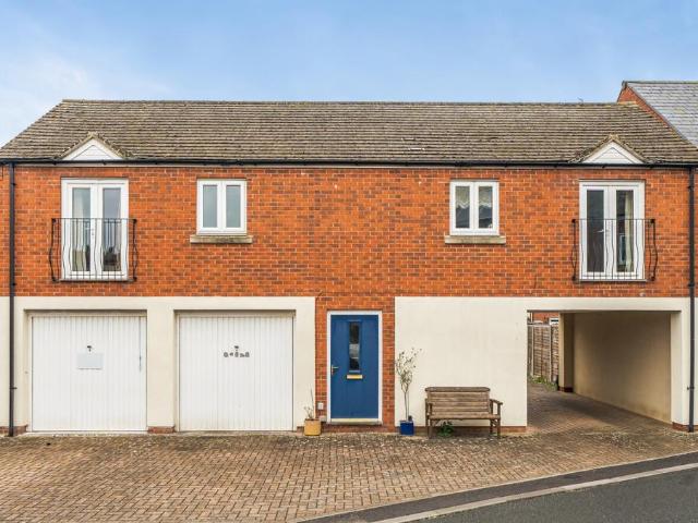 2 bedroom coach house for sale