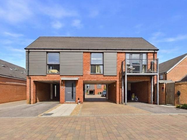 2 bedroom coach house for sale
