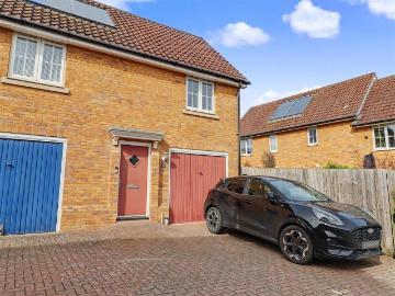 2 bedroom maisonette for sale