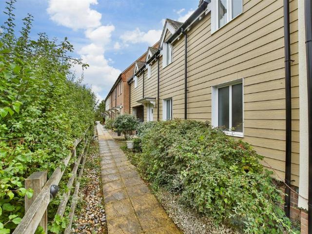 2 bedroom coach house for sale