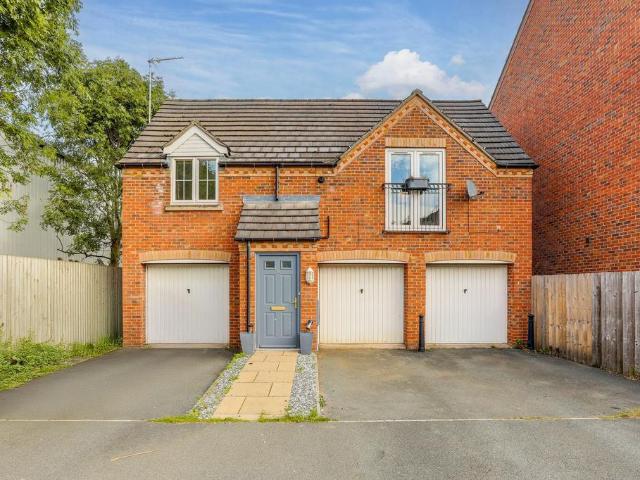 2 bedroom coach house for sale