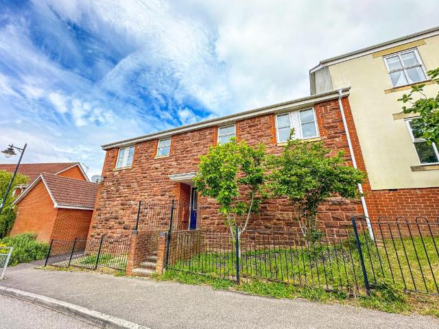 2 bedroom coach house for sale