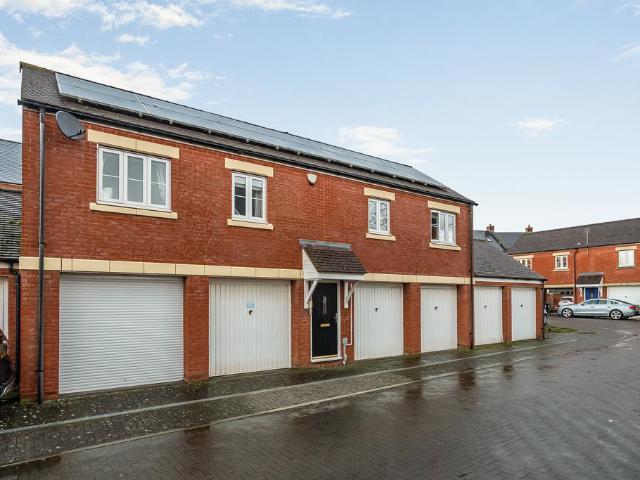 2 bedroom coach house for sale