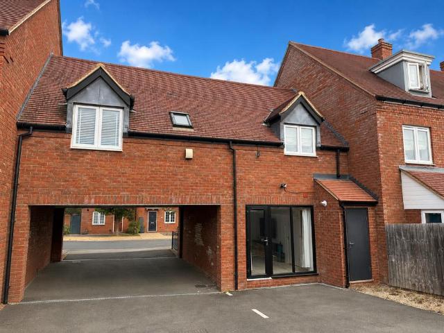 2 bedroom coach house for sale