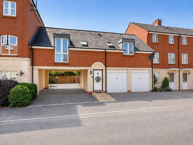 2 bedroom coach house for sale