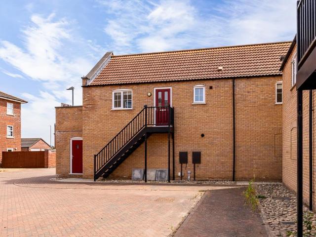 2 bedroom coach house for sale