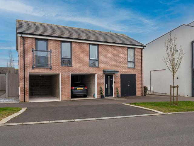 2 bedroom coach house for sale