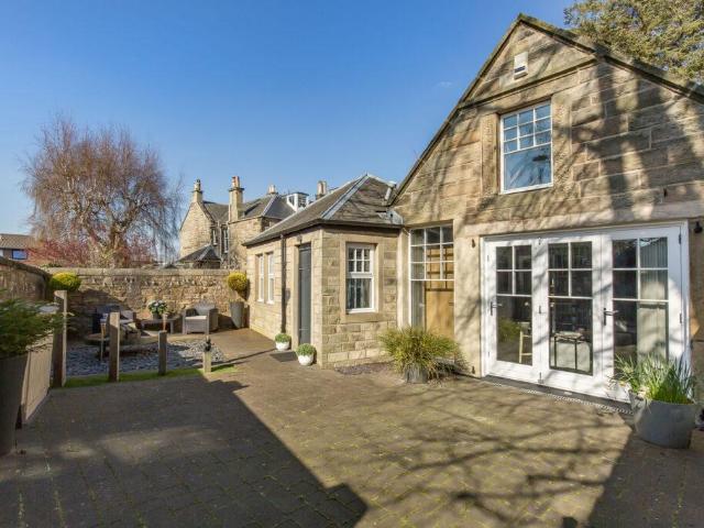2 bedroom coach house for sale