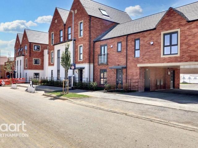 2 bedroom coach house for sale