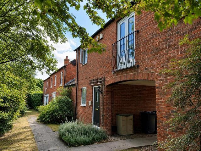 2 bedroom coach house for sale