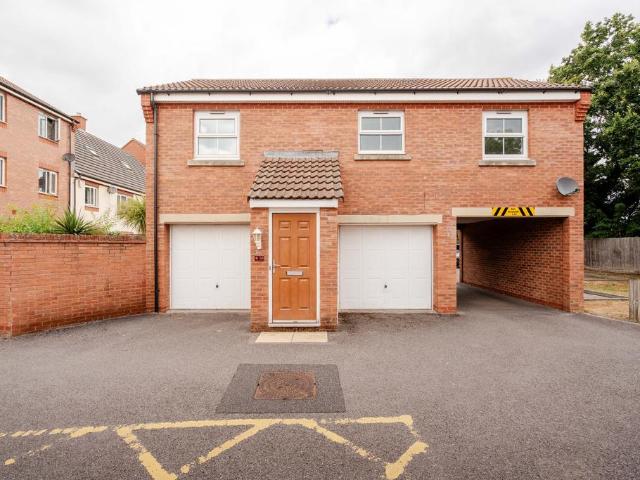 2 bedroom coach house for sale