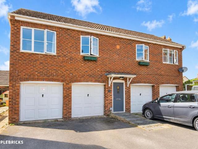 2 bedroom coach house for sale