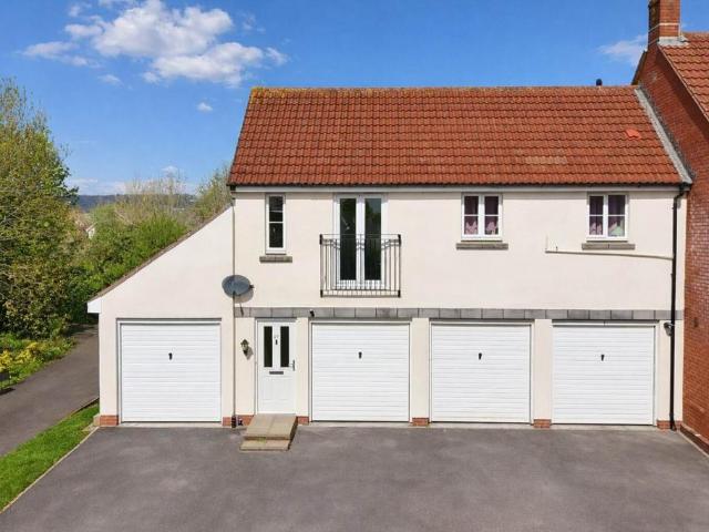 2 bedroom coach house for sale