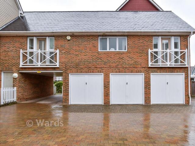 2 bedroom coach house for sale