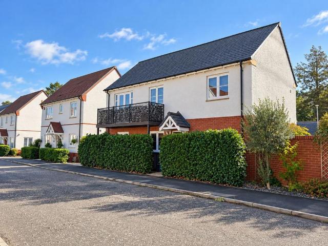 2 bedroom coach house for sale