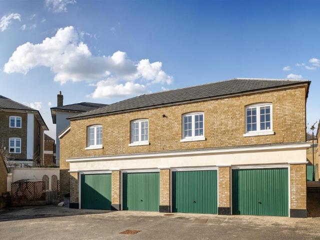 2 bedroom coach house for sale
