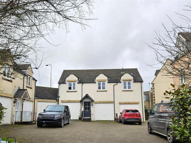 2 bedroom coach house for sale