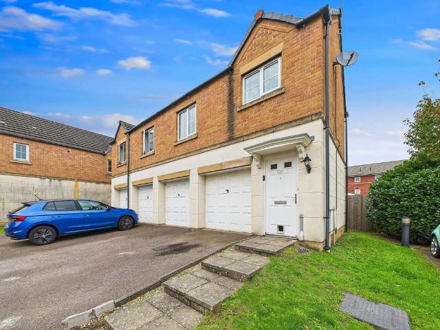 2 bedroom coach house for sale