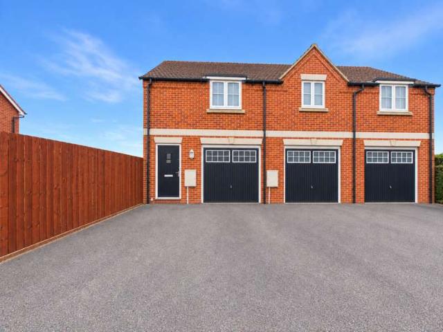 2 Bedroom Coach House Flat