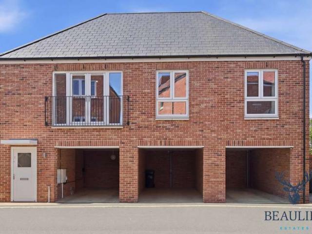 2 Bedroom Coach House Flat