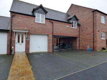 2 bedroom Coach House To Let