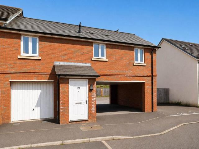 2 bedroom coach house to rent