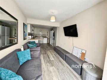 2 bedroom coach house to rent