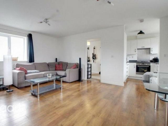 2 bedroom coach house to rent