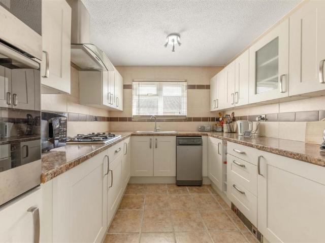 2 bedroom coach house to rent