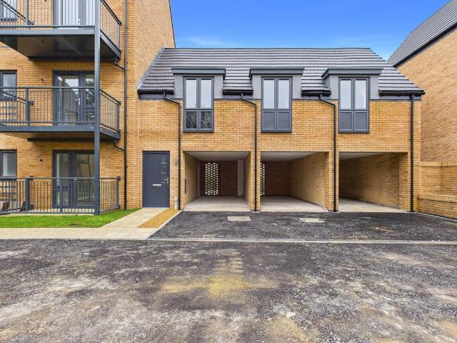 2 bedroom coach house to rent