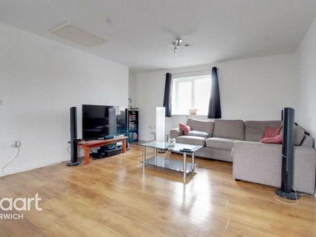 2 bedroom coach house to rent