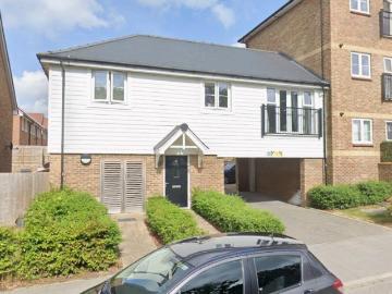2 bedroom coach house to rent