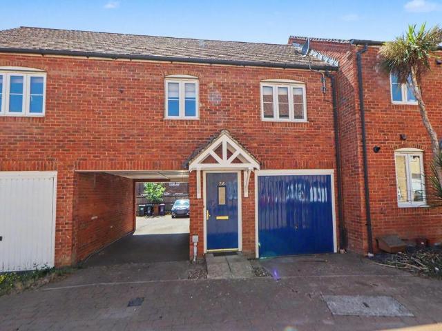 2 bedroom coach house to rent