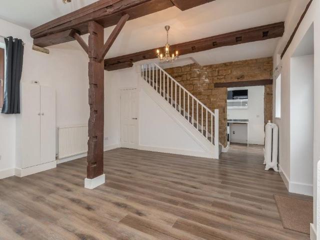 2 bedroom coach house to rent