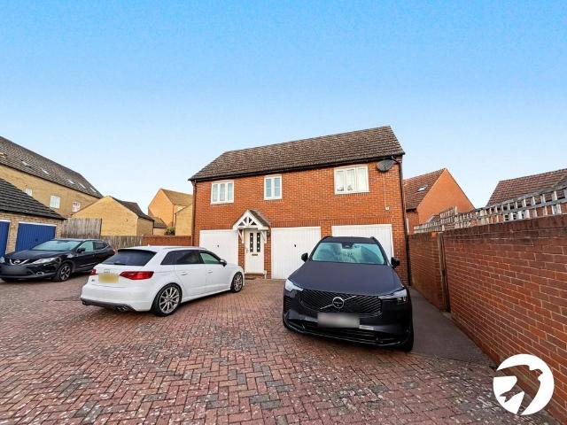 2 bedroom coach house to rent