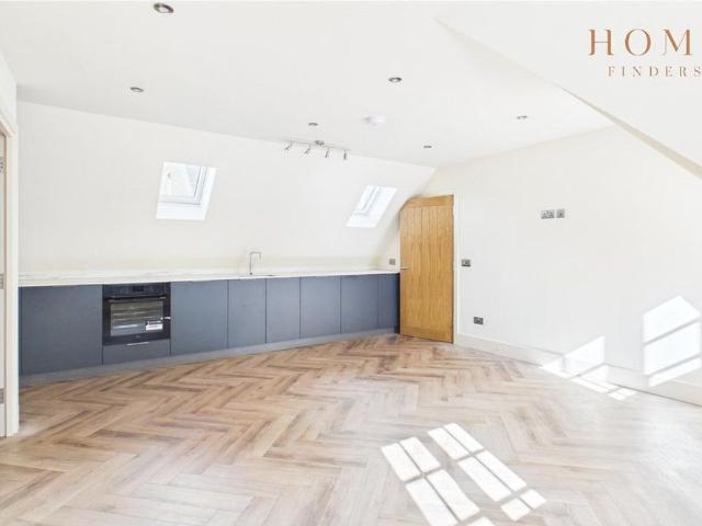 2 bedroom coach house to rent