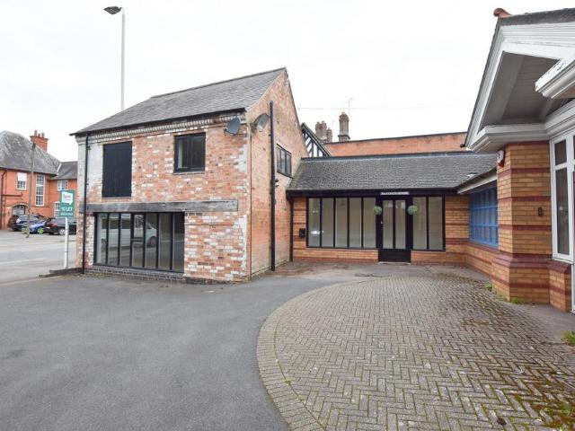 2 bedroom coach house to rent