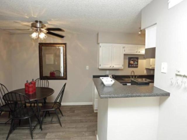 2 bedroom, Colorado Springs CO 80916 105637914