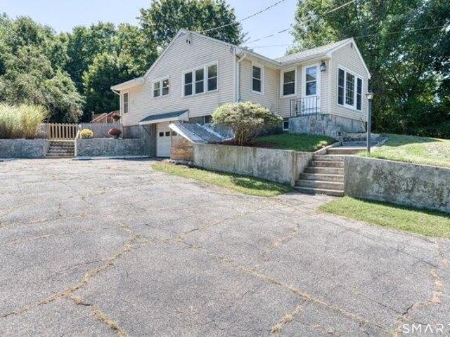 2 bedroom, Columbia CT 06237 105612477