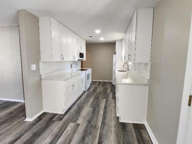 2 bedroom, Columbia SC 29223 LS99874558